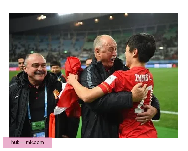 斯科拉里执教广州恒大再创辉煌 力压对手再度捧起亚冠奖杯